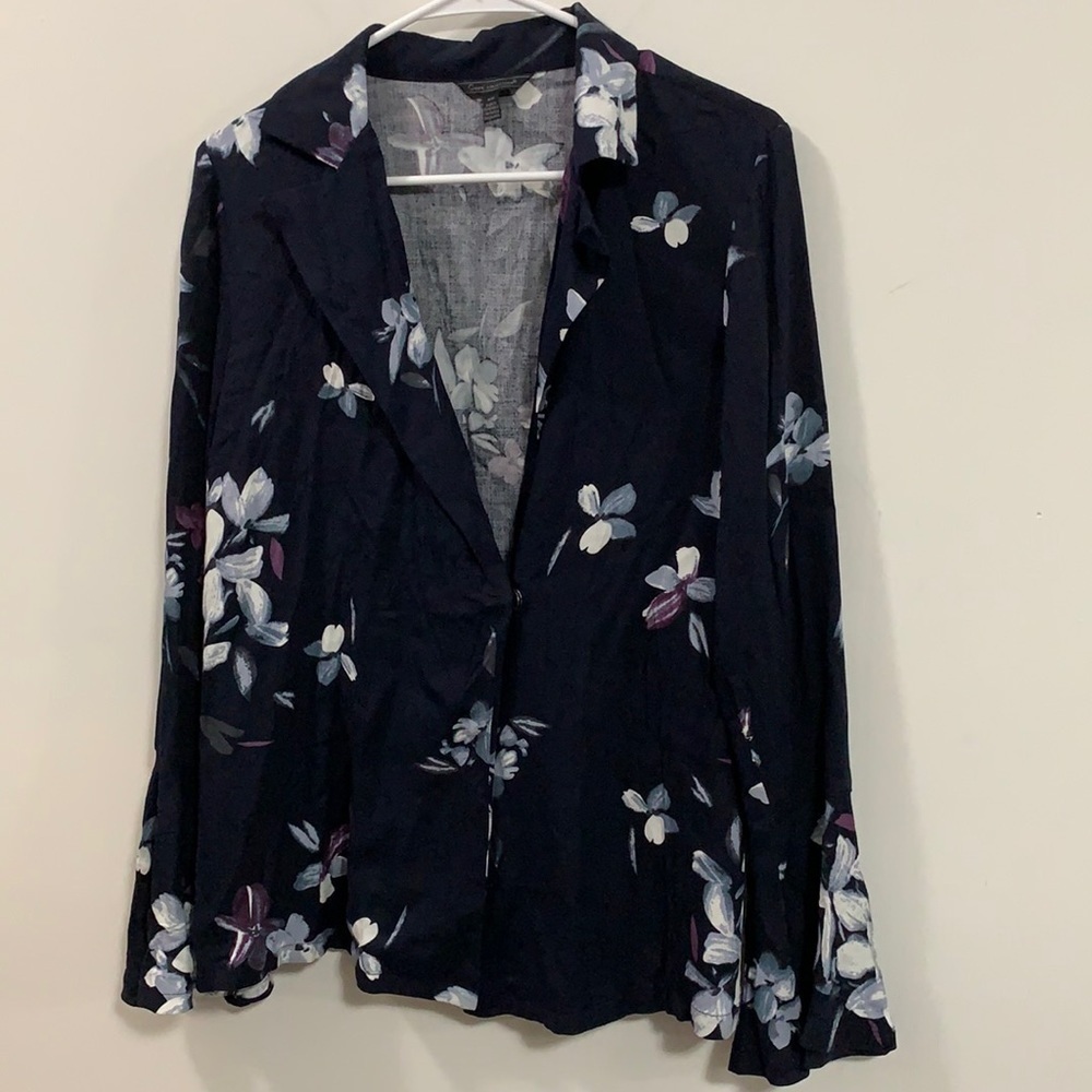 Coupe Collections women’s top size Medium